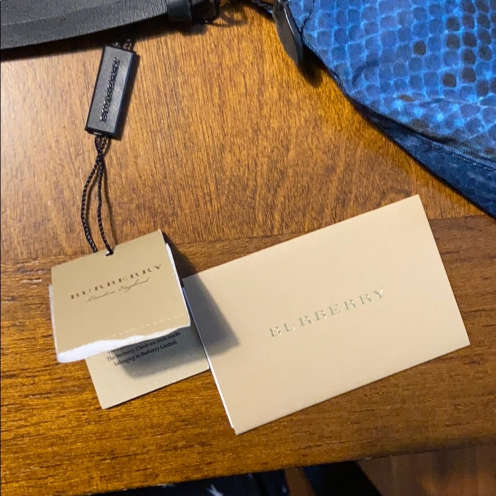 💄💋🎨Burberry clutch/cosmetic bag🎨💄💋 - Picture 5 of 6